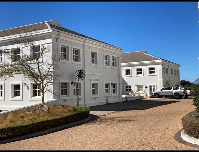 354M² OFFICE RENTED IN STEENBERG